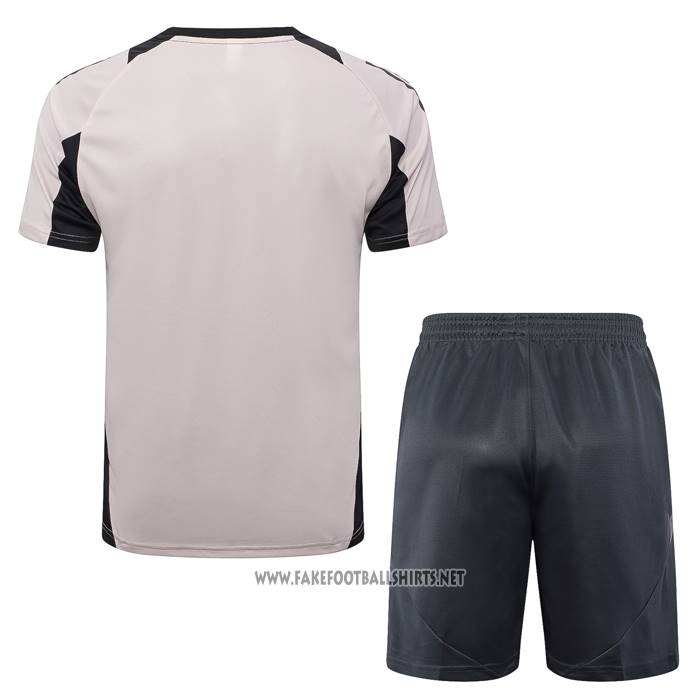 Tracksuit
 Real Madrid Short Sleeve
 2024-2025 Rosa Claro - Shorts
